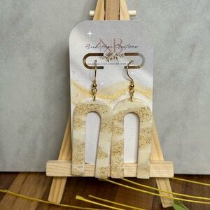 Elegant Cream and Gold Earrings